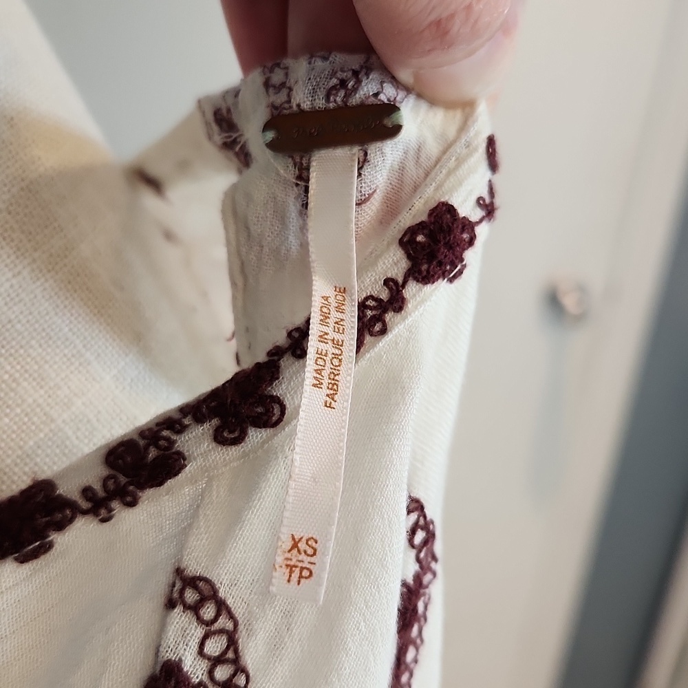 Free People boho pesent open keyhole back floral embroidery long bell sl… - Picture 5 of 6